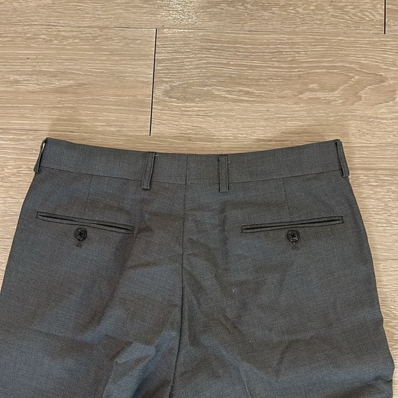 Grey Tailored Suit Brand: Beverly Hills Polo Club Suit Size: 38R Pant Size: 32WR - Picture 11 of 13